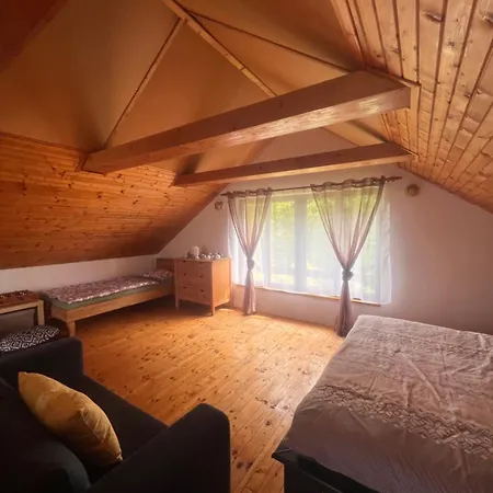 Roda S Vnitrni Saunou Casa vacanze Rabyne