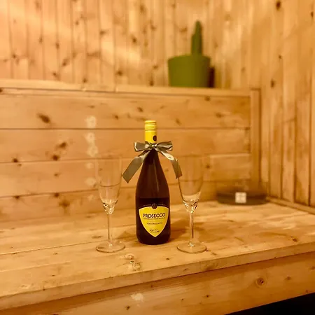 Roda S Vnitrni Saunou *